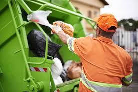 Best Retail Junk Removal  in Martins Ferry, OH